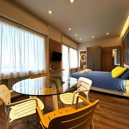 Skyline- 3 With View *